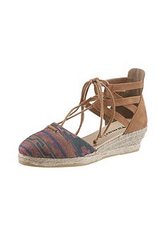 Tamaris Espadrilky ve stylu etno